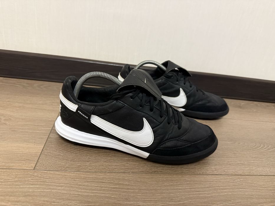 Шкіряні сороконіжки Nike Tiempo 43 розмір