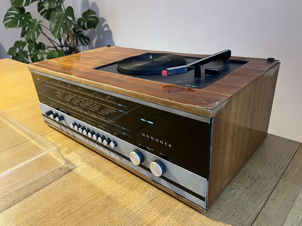 Stare Radio Tesla 1026 A do renowacji z gramofonem