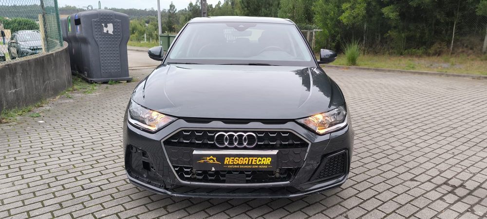 Audi A1 1.0 gasolina salvado