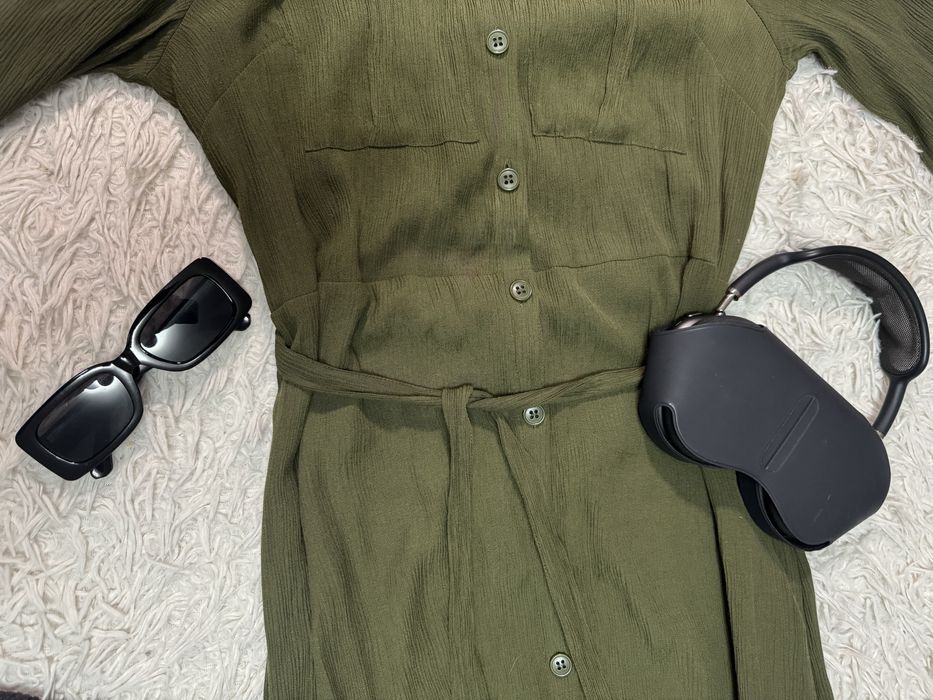 Актуальне плаття міді кольору хакі