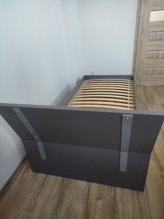 Łóżko jednoosobowe 90x200 cm solidne i wygodne
