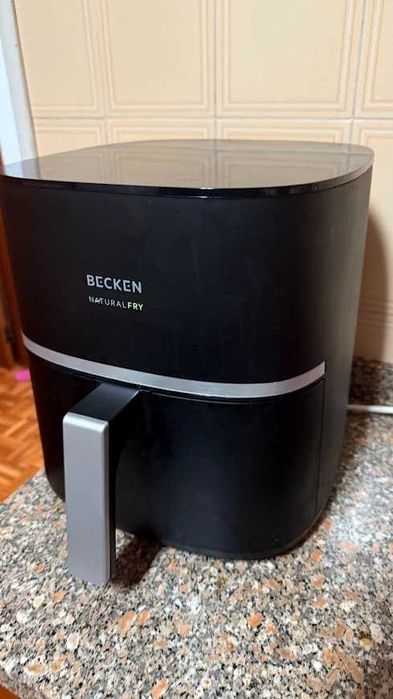 Fritadeira sem Óleo BECKEN BAF9331BK Digital 5L