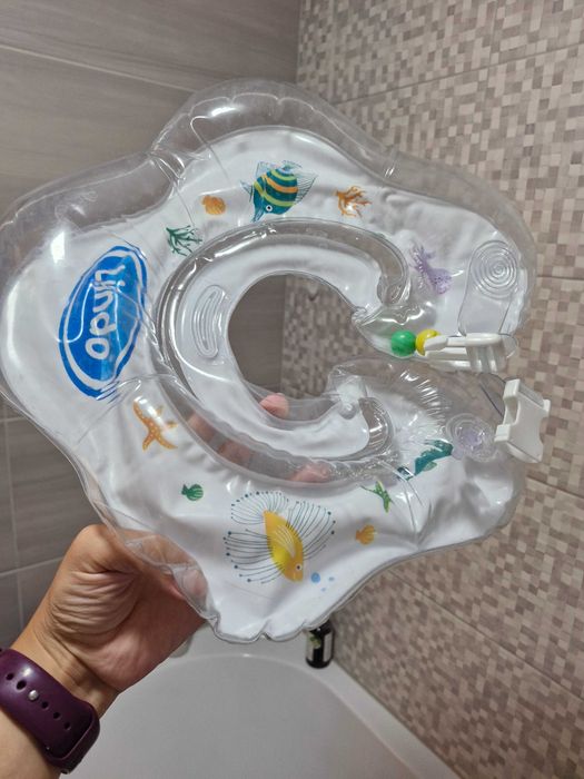 Круг дитячий на шию та губка в ванну