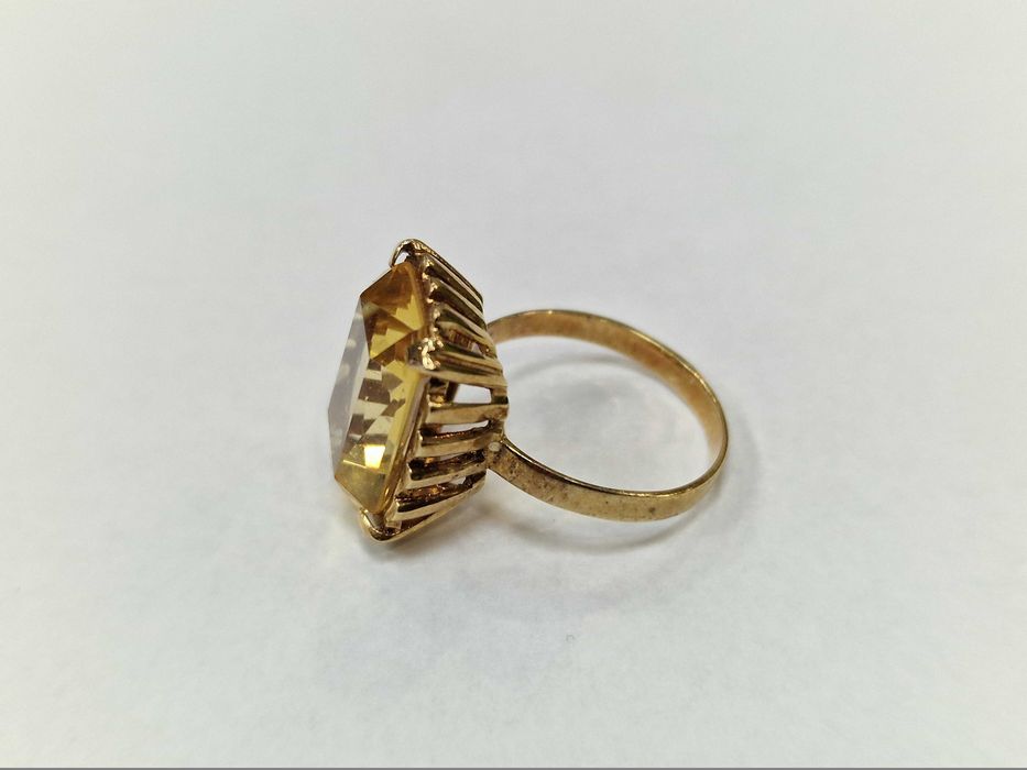 Złoty pierścionek/ 585/ 5.26 gram/ R16/ Cytryn/ Europa Zachodnia