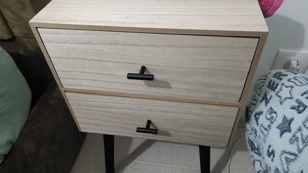 Vendo duas Mesas de cabeceira