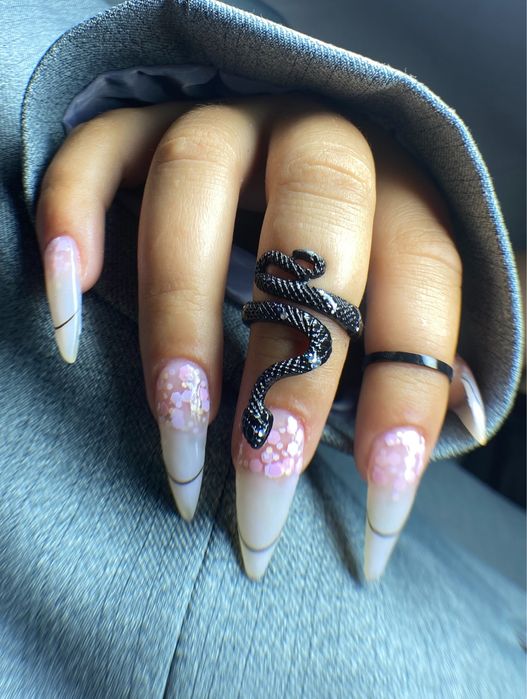 Шукаю моделей на манікюр для відпрацювання та наповнення портфоліо.