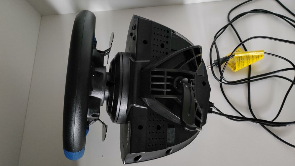 Zestaw Thrustmaster TS150RS kierowca i pedały