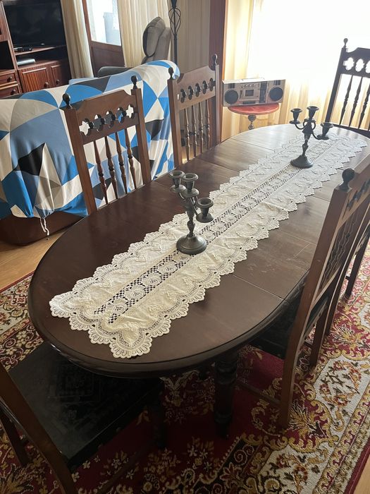 Mesa antiga de madeira