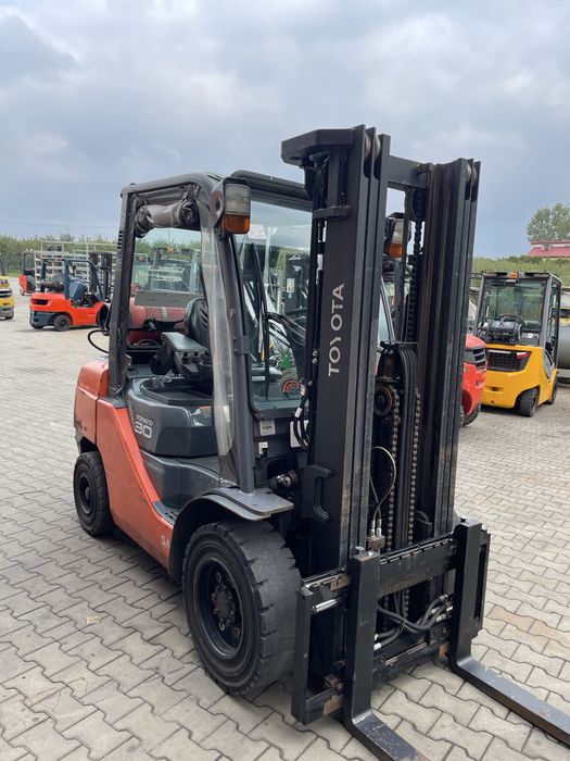 Wózek widłowy Toyota 06-8FG30F Triplex maszt