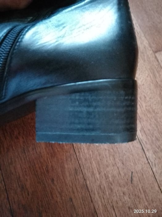 Чоботи з натуральної шкіри фірмові