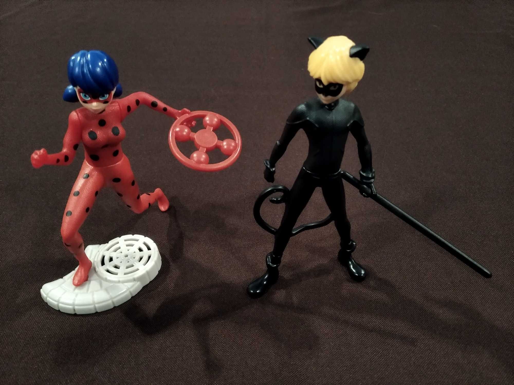 Figuras Ladybug e Cat Noir