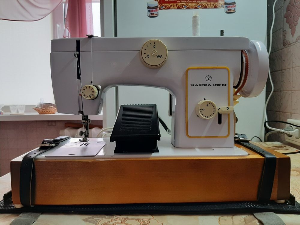 Продается електрическая швейная машинка