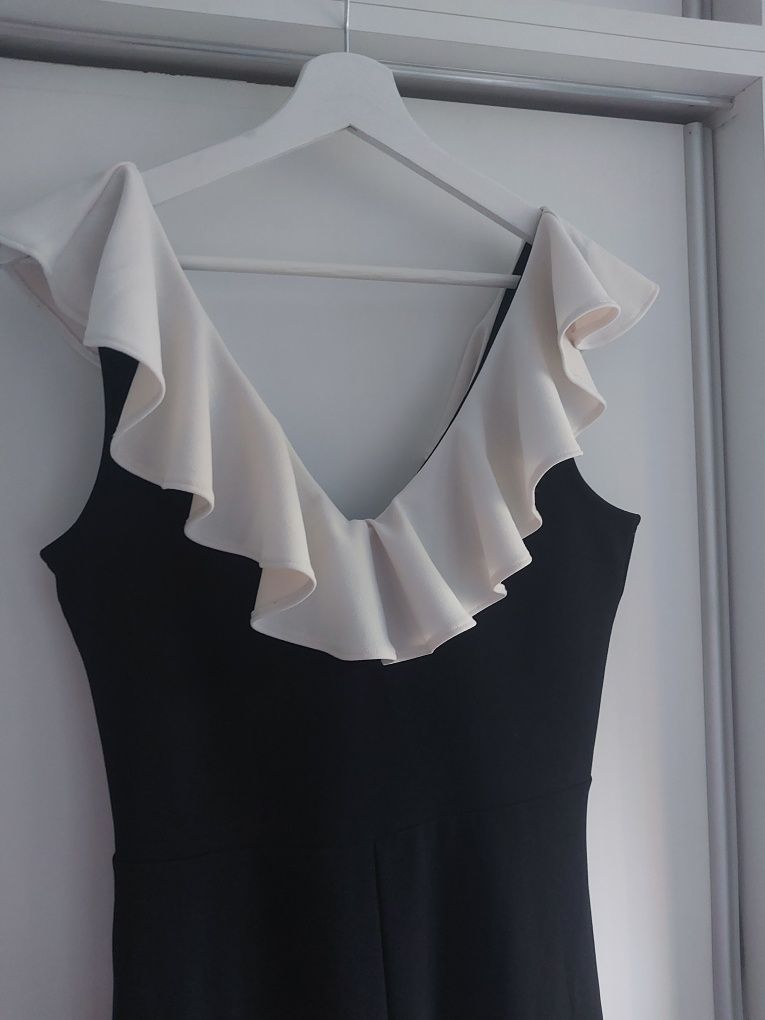 Kombinezon czarny z białą falbanką H&M elegancki