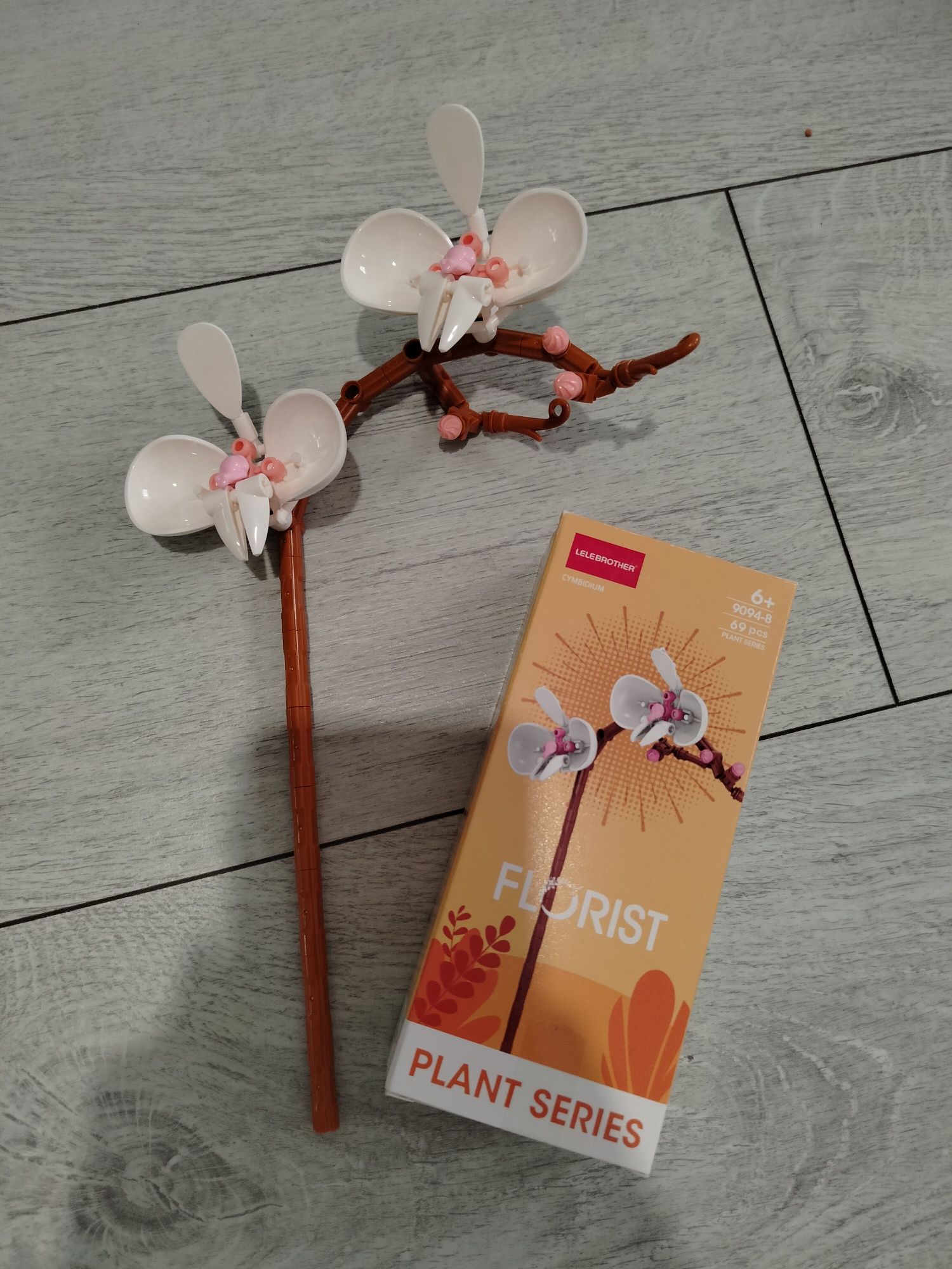 Kwiat z klocków florist