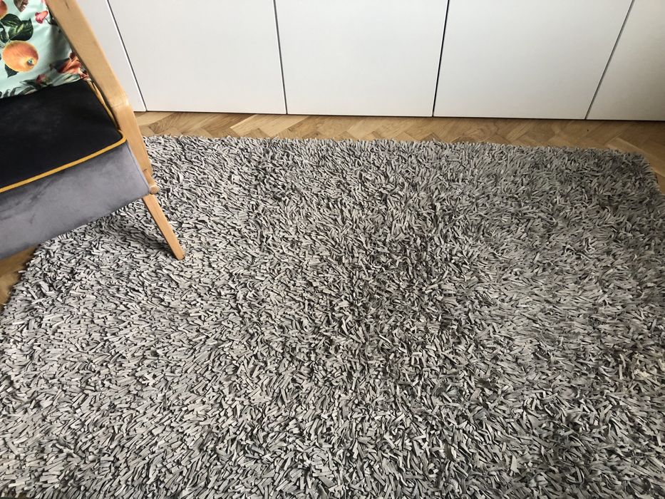 Skórzany, ręcznie tkany dywan, szary, frędzelki