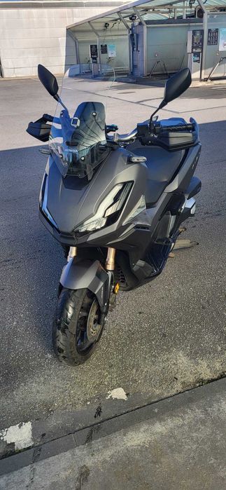 Scooter honda adv 350