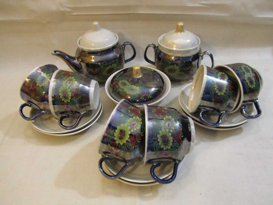 Старий чайний сервіз.