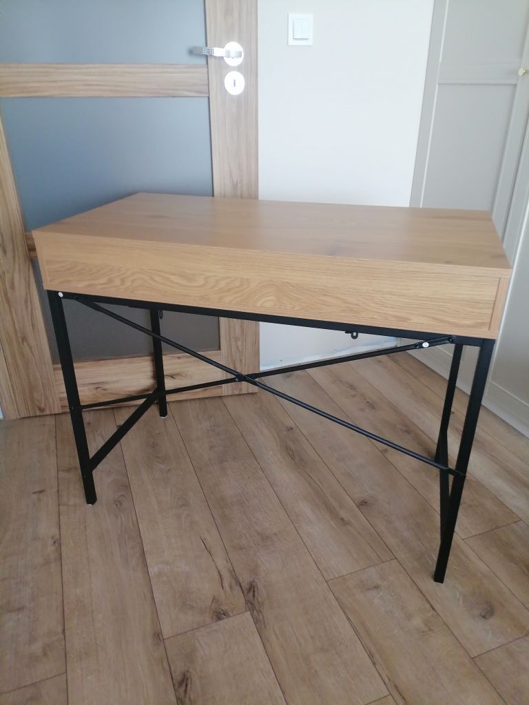 Biurko JYSK jak nowe