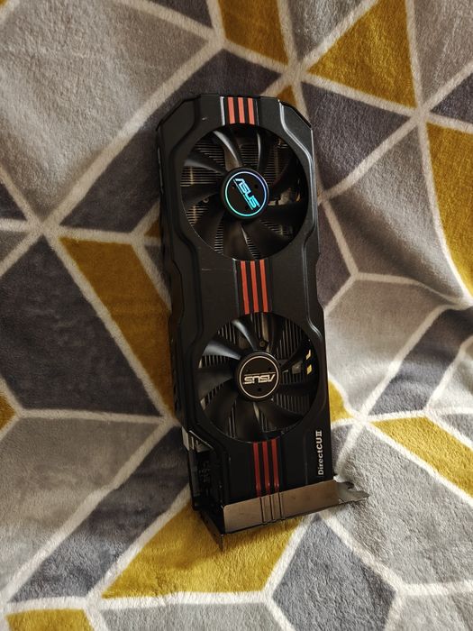 Відеокарта ІГРОВА потужна Asus HD6850 2gb 256bit ШАРА