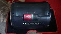 Оригинальный сабвуфер Pioneer. Мощный, не занимает много места. 99 $
