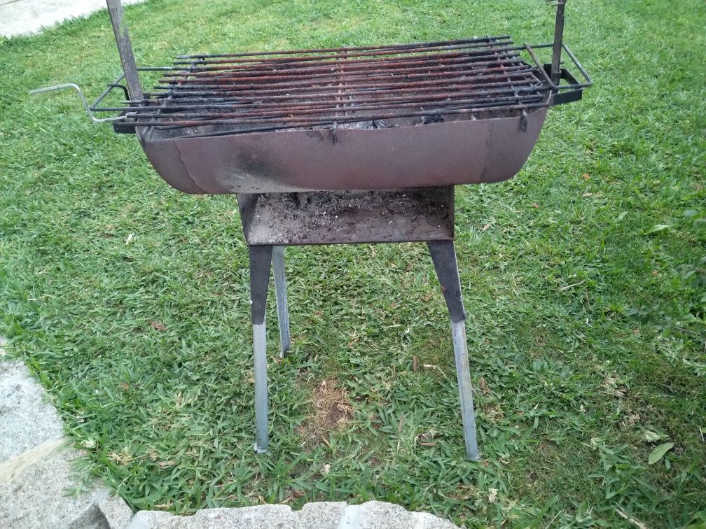 Vendo assador para churrasco