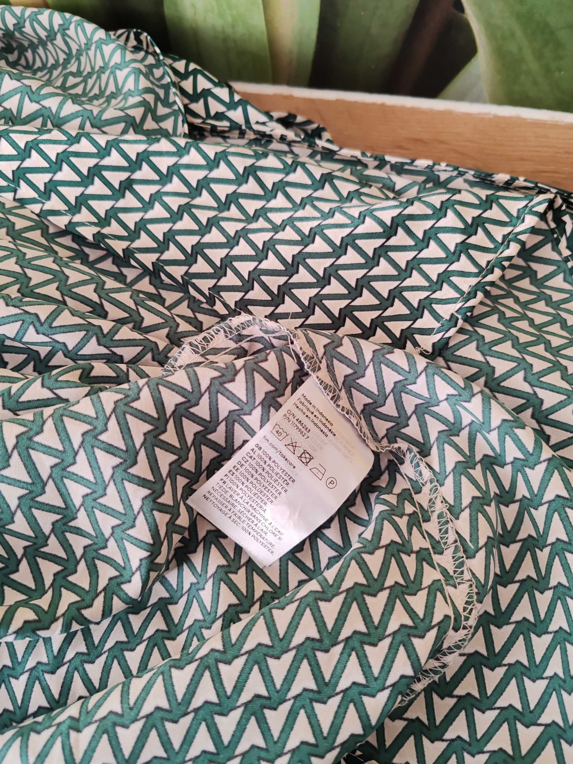 Ciekawa kopertowa sukienka H&M rozmiar ok 44/46 poliester