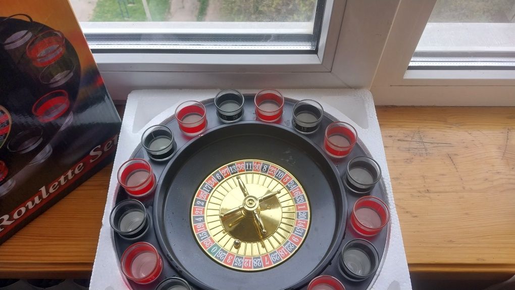 Продам настольную игру для взрослых "Пьяная Рулетка" Drinking Roulette