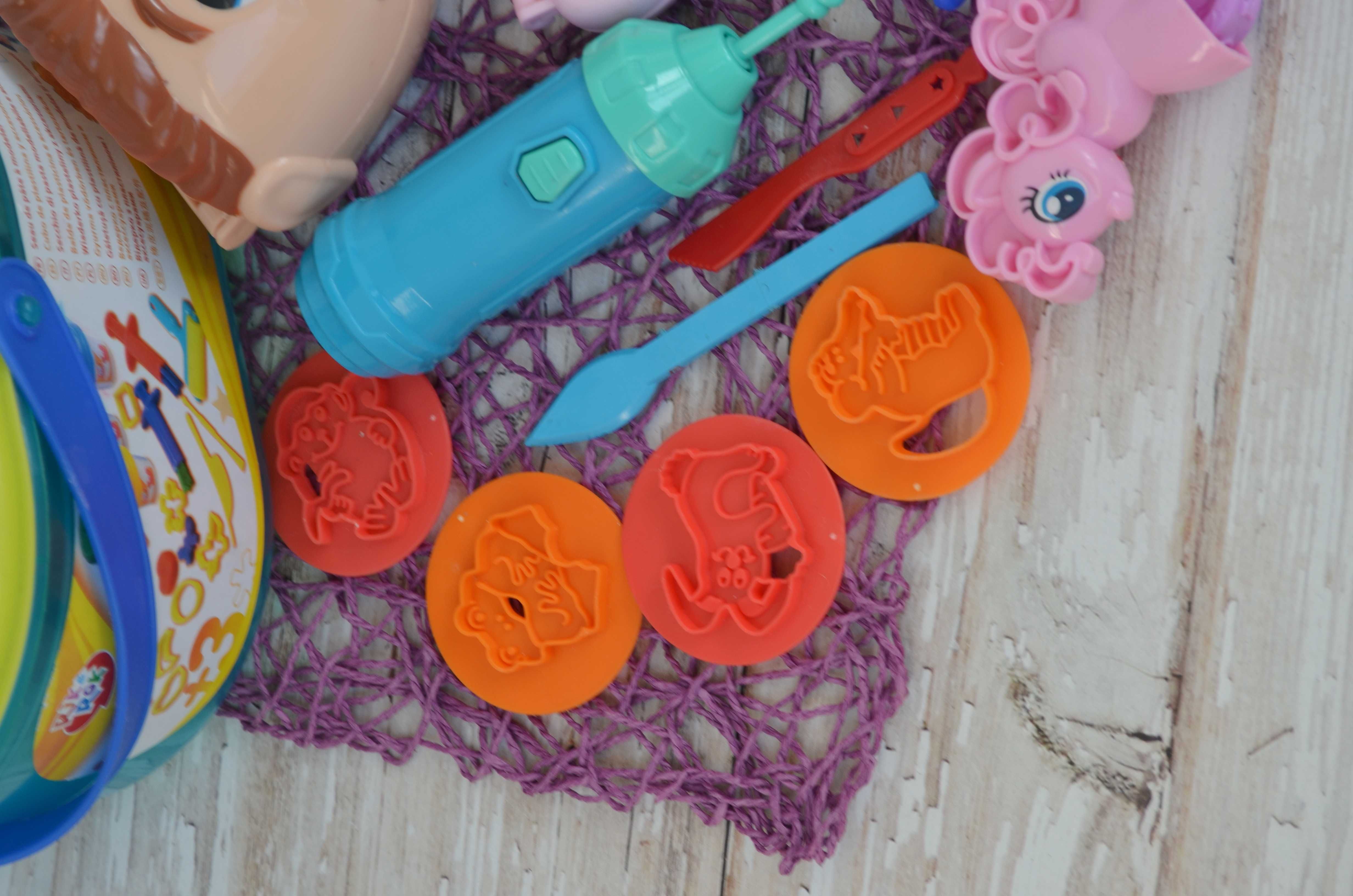 набір для ліплення пластиліном Play Doh містер зубастик форми різні