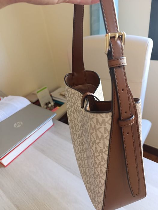 Mala Michael Kors