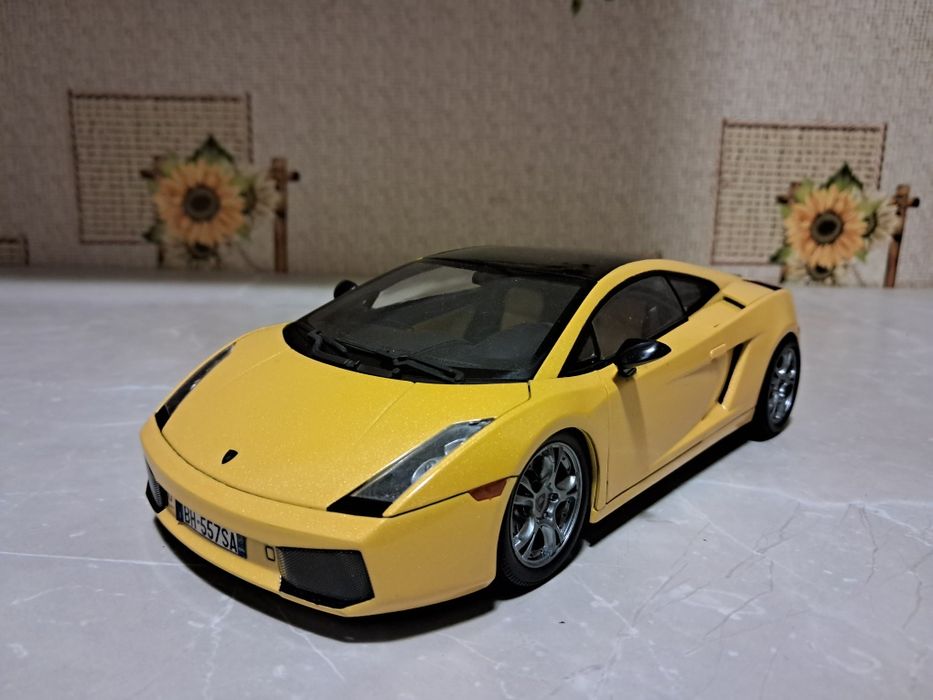 Масштабная модель 1/18 Lamborghini Gallardo Norev  авто