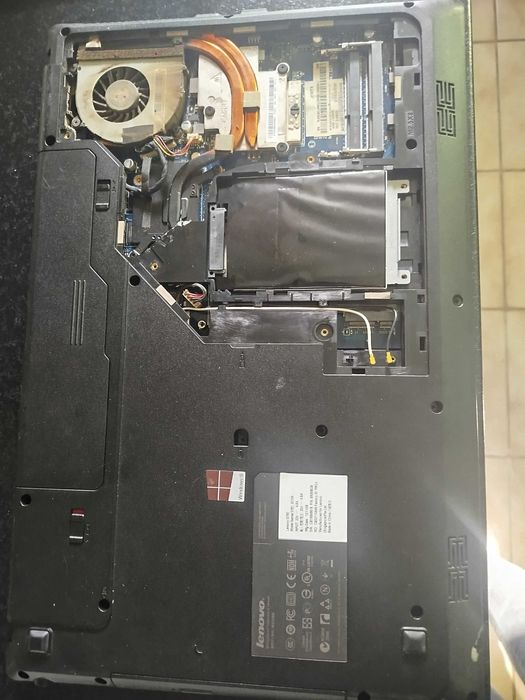 Laptop Lenovo uszkodzony