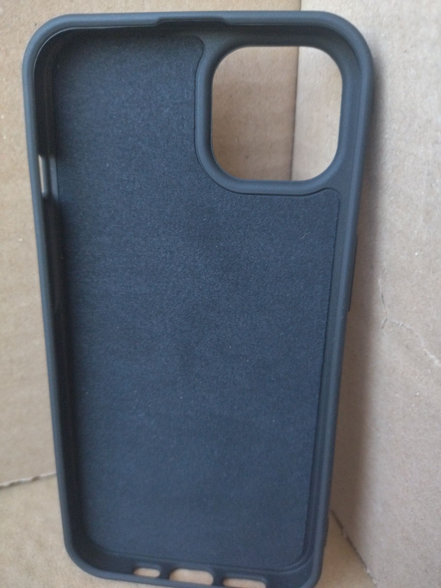 Etui iPhone 13 czarne (B8)