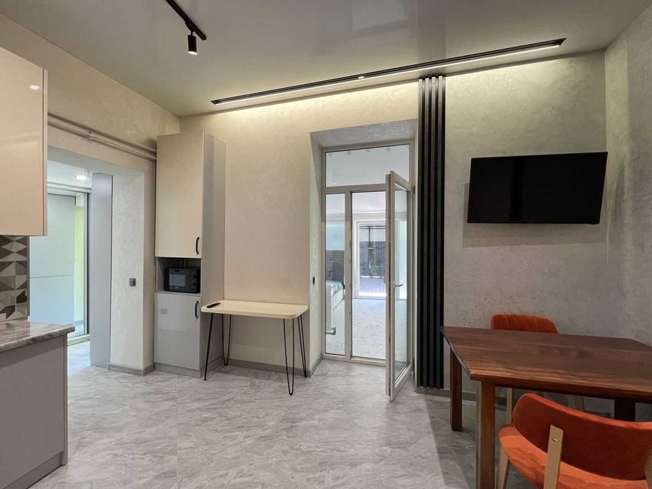 2 кімнатна в центральній частині міста