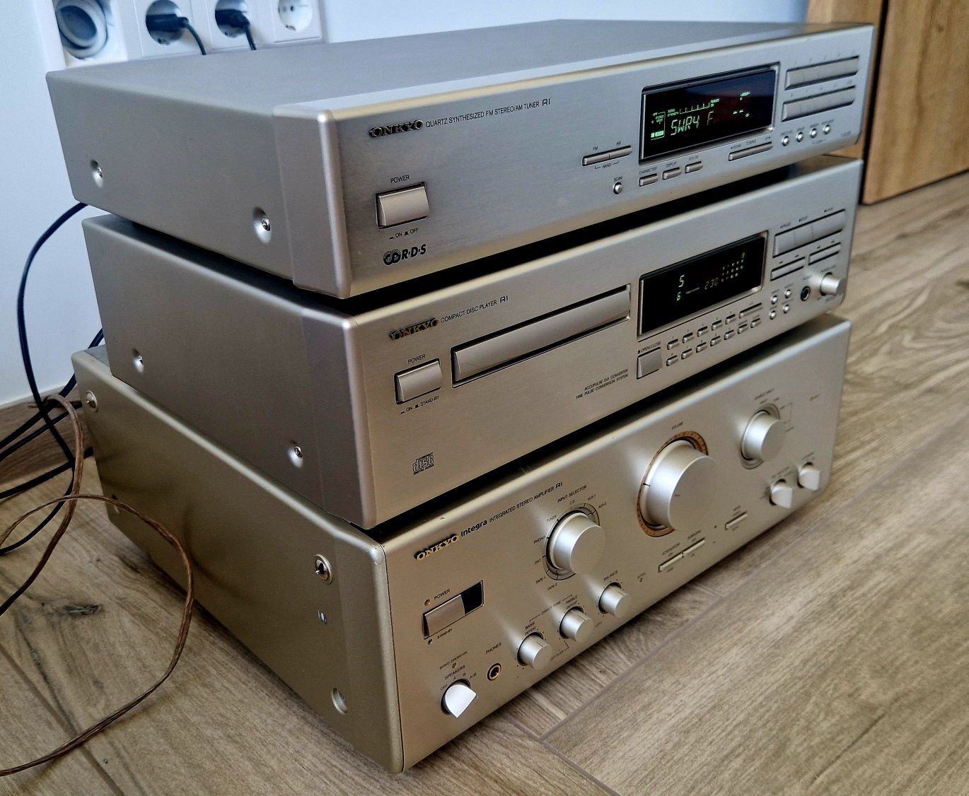 Zestaw Onkyo Integra A-8850 DX-7210 T-4210R piloty