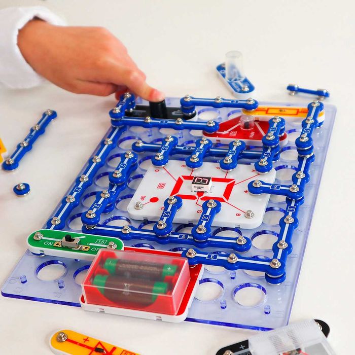 Конструктор електронний Doka Школа 999+ схем D70708, 2 типи цін, акція