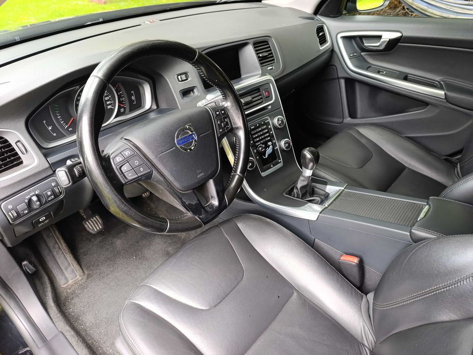 Volvo D2 V60 1.6 Momentum ECO