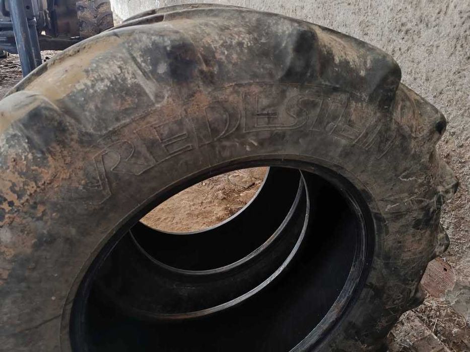Pneus tractor R28 + R38 (medidas na descrição)