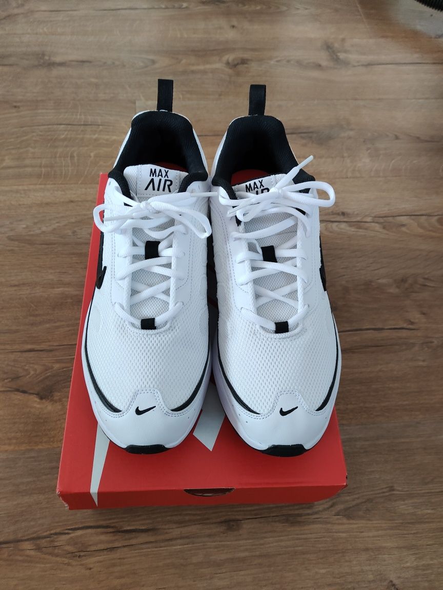 Buty Nike Air Max AP białe roz. 44,5