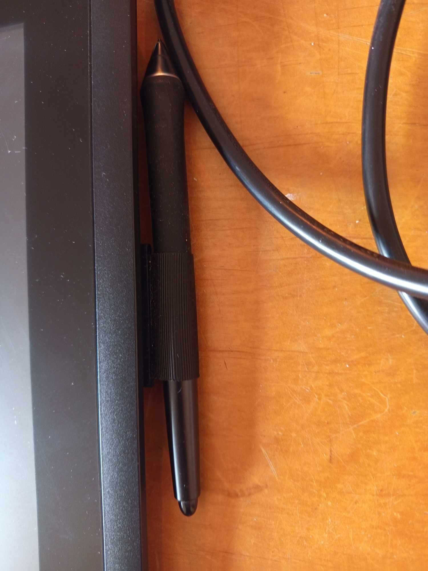 Tablet Wacom Cintiq 16 stan idealny