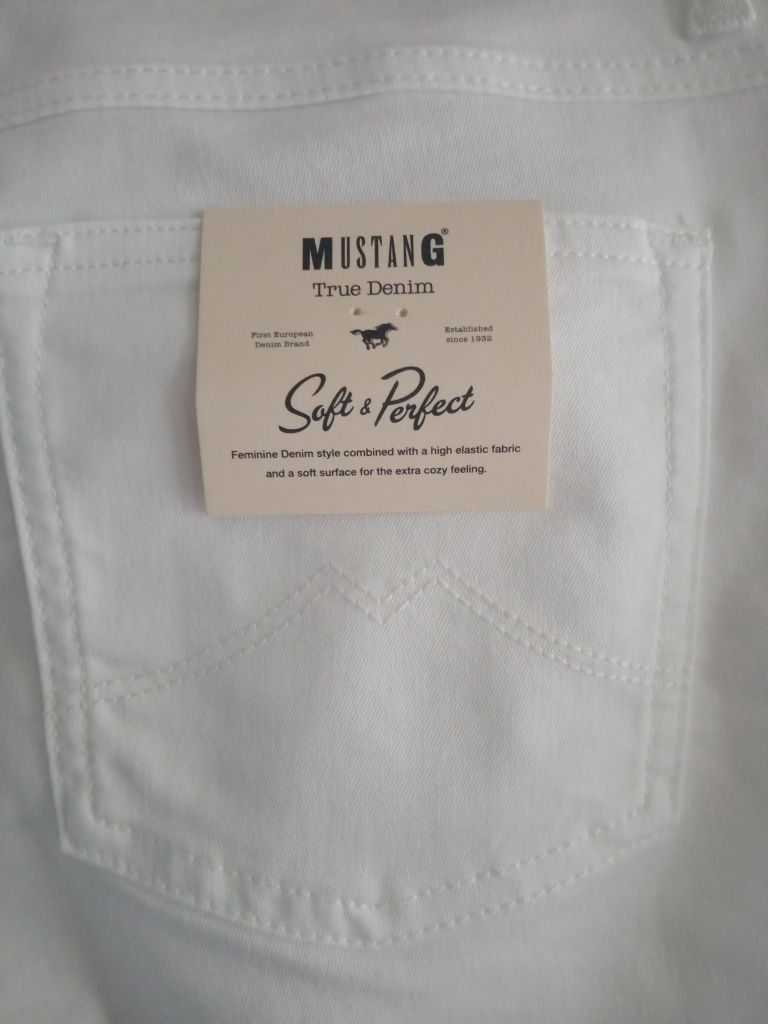 Elastyczne jeansy Mustang True Denim Rebecca W 32 L 30