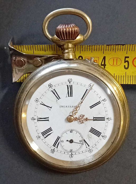 Relógio de bolso antigo e a trabalhar