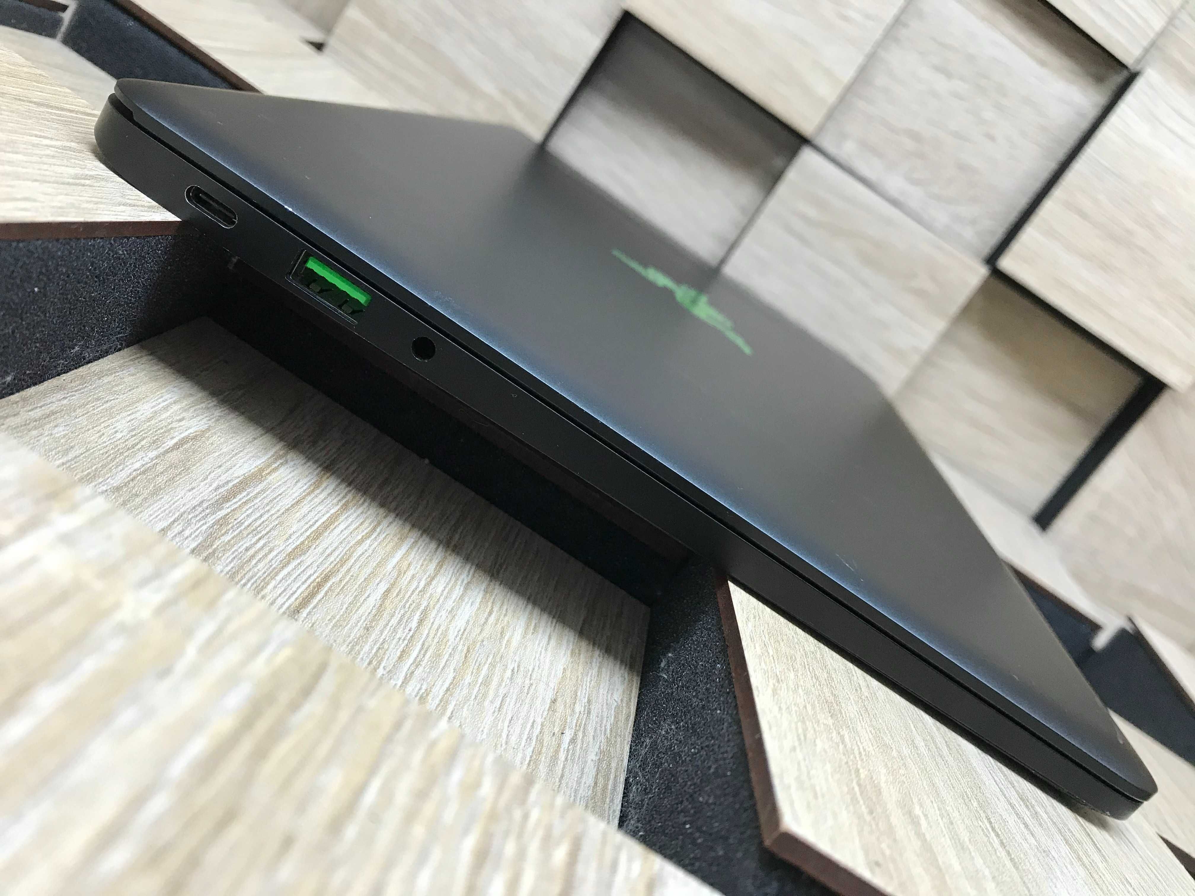 №4608 Ноутбук Razer Blade Stealth 12.5''/i7-6500U/RAM8/SSD256