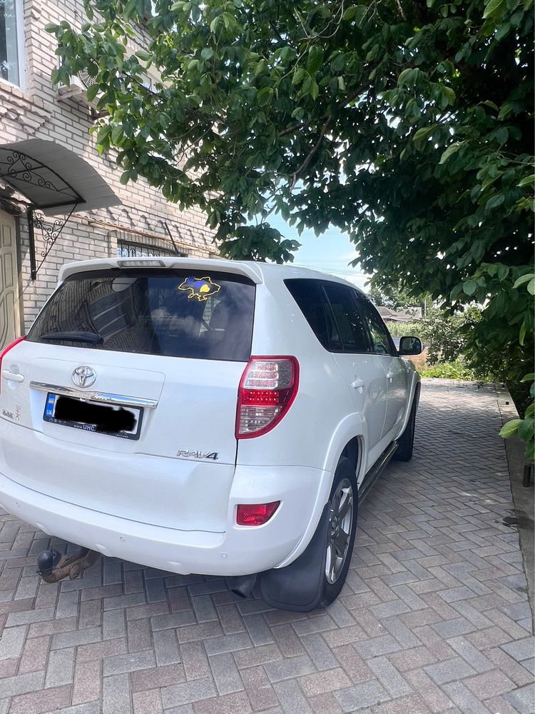 Продам Toyota Rav4