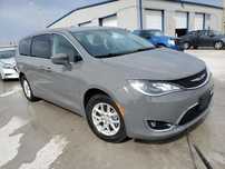 Chrysler Pacifica Minivan dla dużej rodziny w transporcie