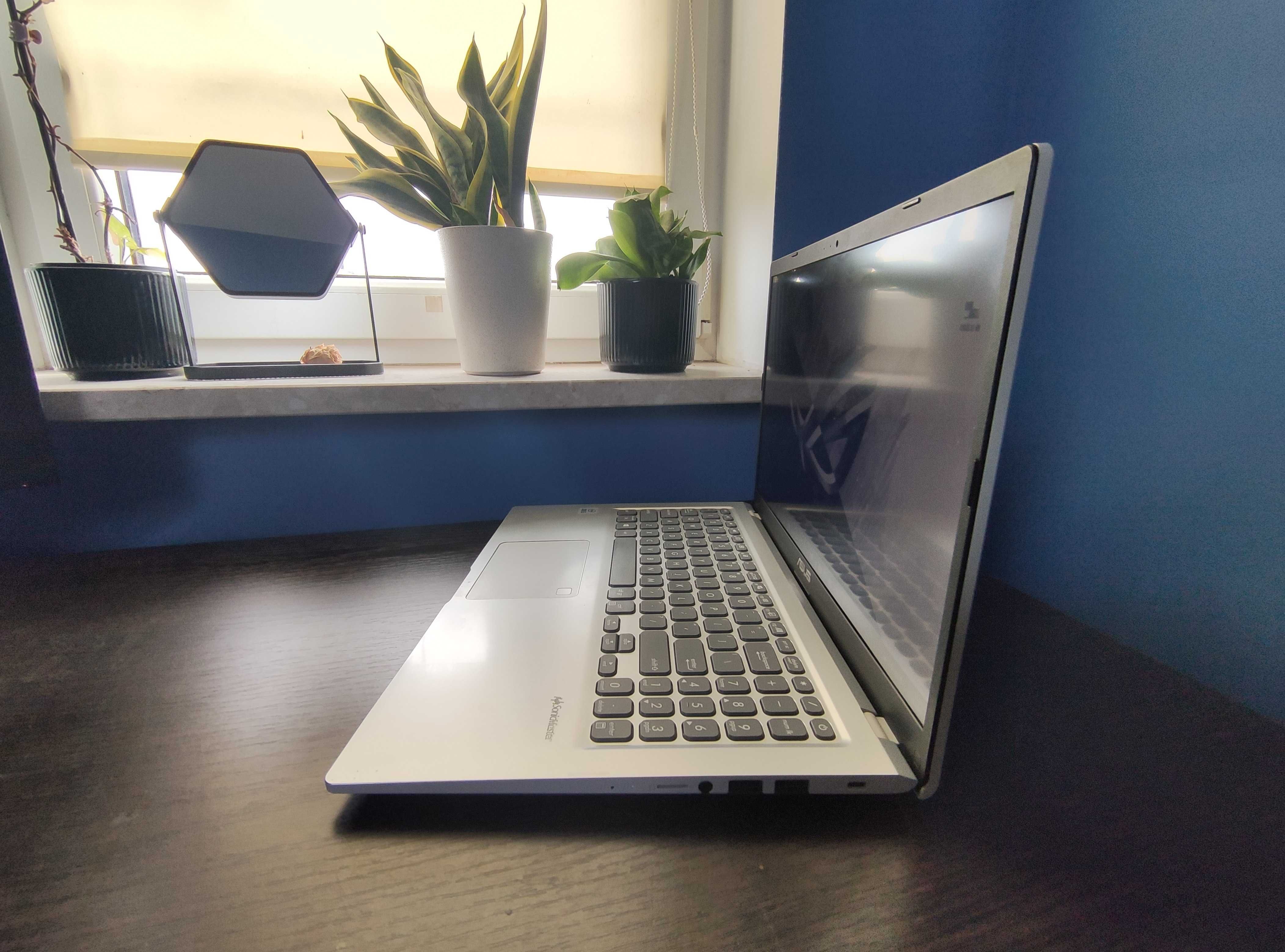 Laptop Asus x515ja I5 10 gen 8GB 256 SSD m2 15.6 cala 1920 x 1080 IPS