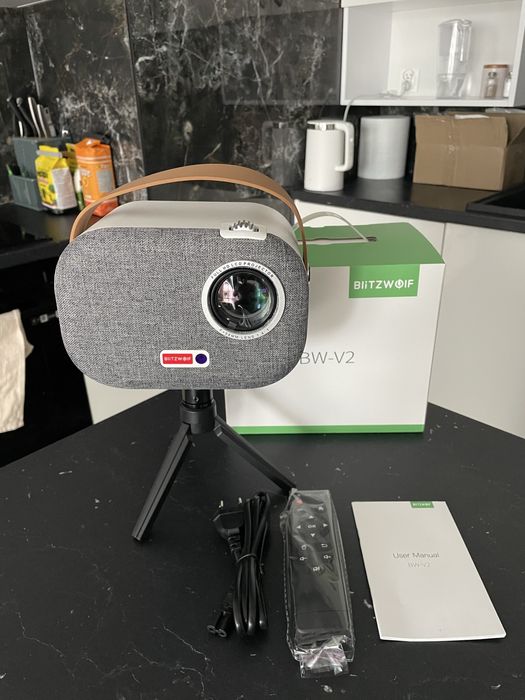 Nowy projektor Blitzwolf BW-V2 Mini projektor rzutnik Full HD 1080p