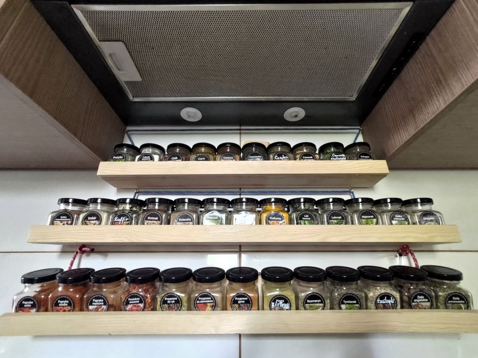 Półki drewniane i słoiki na 36 przypraw! Dowolny projekt!