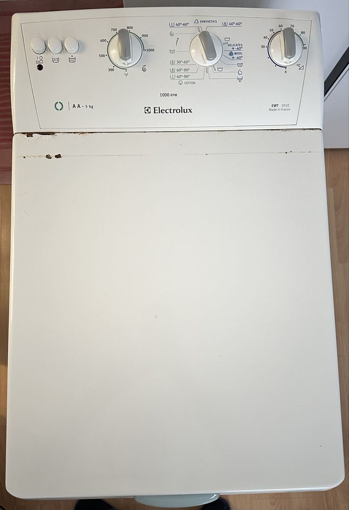 Продам пральну машину Electrolux (потребує ремонт)
