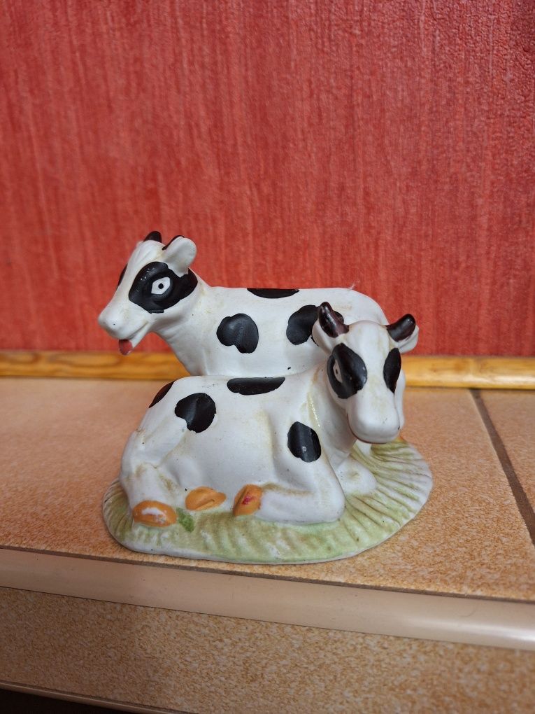 Krowa krowy figurka z porcelanowy biskwitowej