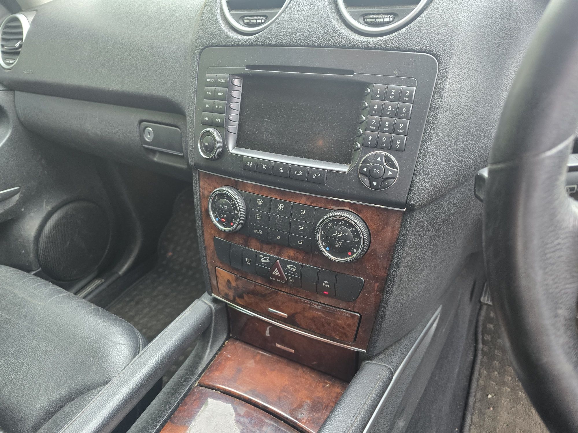 Rezerwacja Mercedes ML 320 anglik